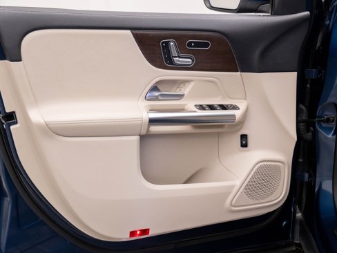 Certified 2021 Mercedes-Benz GLA 250 4MATIC image 13