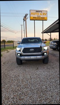 Used 2020 Toyota Tacoma TRD Off-Road image 2