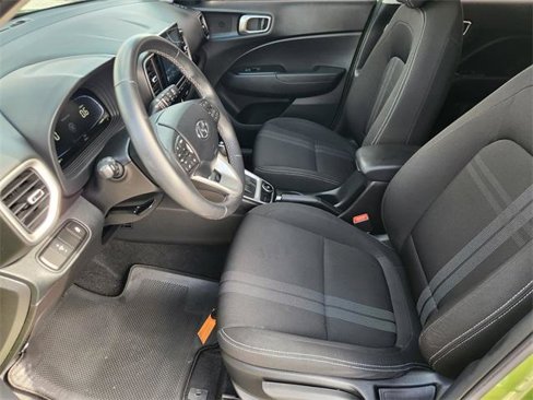 Used 2024 Hyundai Venue SEL image 13