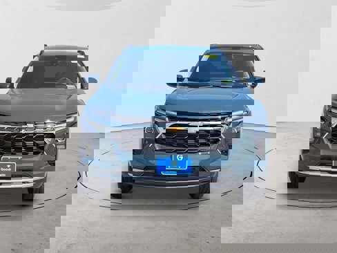 New 2025 Chevrolet Trax LT image 2