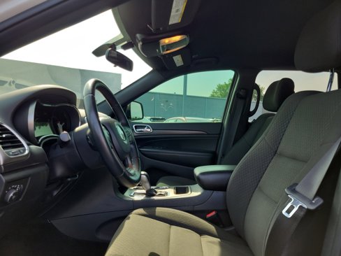 Used 2018 Jeep Grand Cherokee Laredo image 15