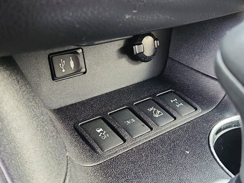 Used 2015 Toyota Highlander XLE image 26