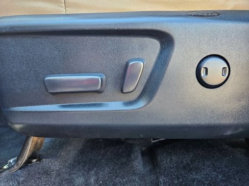 Used 2019 Toyota Tundra Limited image 18