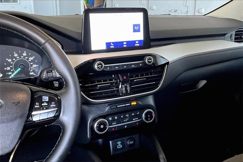Used 2022 Ford Escape SE w/ Cold Weather Package image 6
