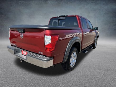 Used 2017 Nissan Titan SV image 11