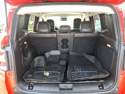 Certified 2015 Jeep Renegade Limited image 28
