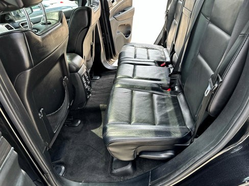 Used 2015 Jeep Grand Cherokee Overland w/ Advanced Technology Group image 21