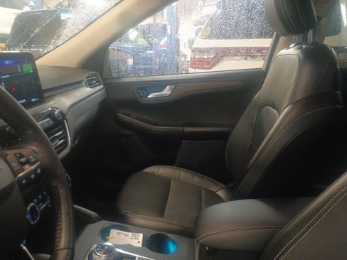 Certified 2020 Ford Escape Titanium image 18