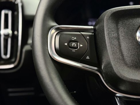 Used 2023 Volvo C40 P8 Recharge Plus w/ Climate Package image 17