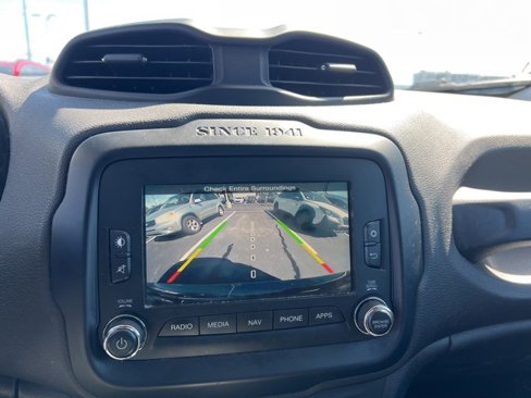 Used 2016 Jeep Renegade Latitude image 27