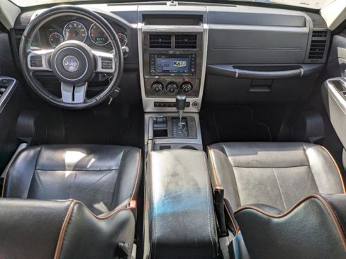 Used 2011 Jeep Liberty 70th Anniversary image 16