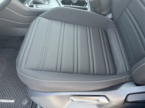 Used 2024 Volkswagen Tiguan S image 8
