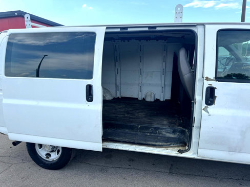 Used 2009 Chevrolet Express 2500 image 11