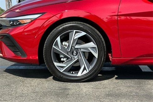Certified 2025 Hyundai Elantra Sport image 26