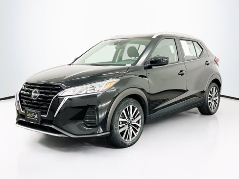 Used 2024 Nissan Kicks SV image 3