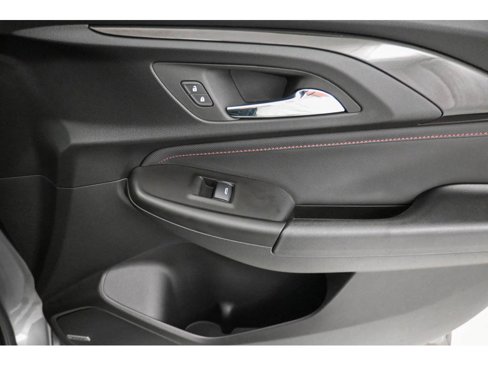 Used 2023 Chevrolet TrailBlazer RS w/ Sun and Liftgate Package image 17