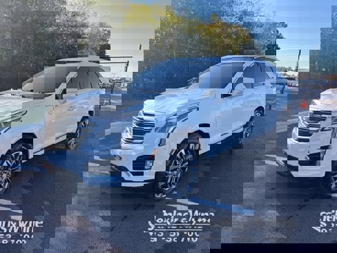 Used 2019 Cadillac XT5 Luxury image 1