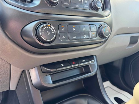 Used 2015 GMC Canyon SL image 26