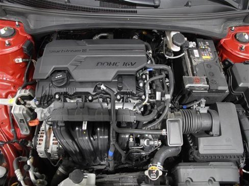 Certified 2023 Hyundai Elantra SE image 19