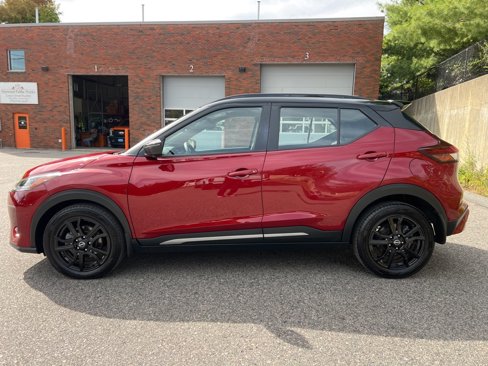 Used 2022 Nissan Kicks SR image 2