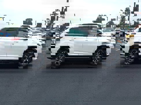 Used 2019 Toyota Highlander LE image 8