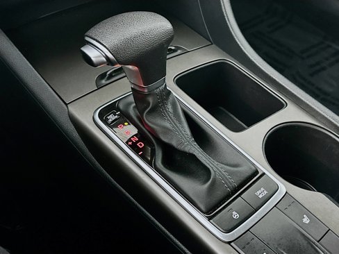 Certified 2020 Kia Optima SE image 16