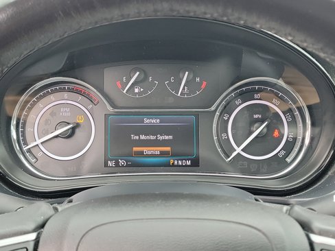Used 2017 Buick Regal Sport Touring image 27