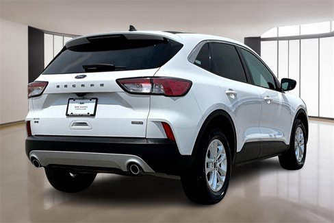Used 2022 Ford Escape SE image 2