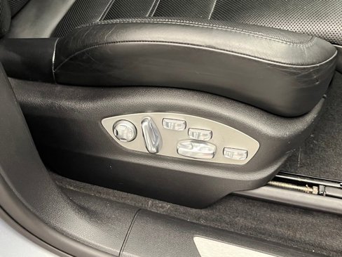 Used 2017 Porsche Macan Turbo image 46