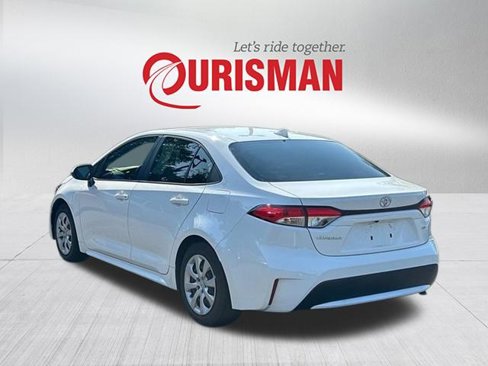 Used 2022 Toyota Corolla LE image 4