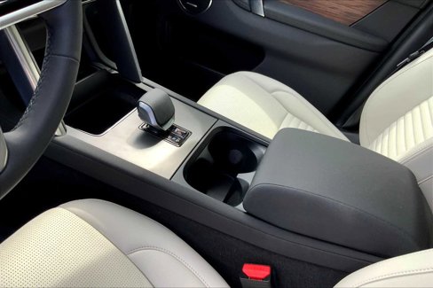 Used 2025 Land Rover Discovery Sport S image 15