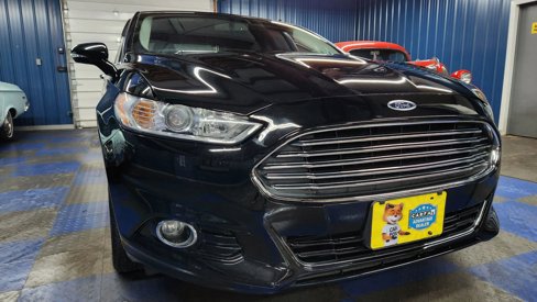 Used 2016 Ford Fusion Titanium image 43