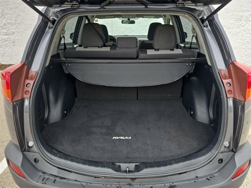 Used 2015 Toyota RAV4 LE image 27
