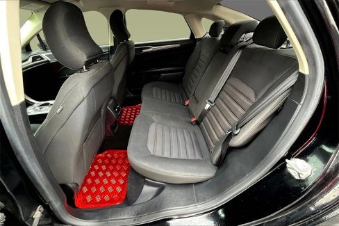 Used 2017 Ford Fusion SE w/ Fusion SE Technology Package image 15