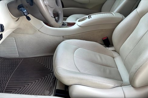 Used 2007 Mercedes-Benz CLK 550 Coupe image 16