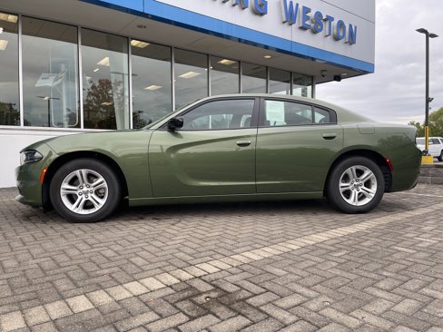Used 2023 Dodge Charger SXT image 2