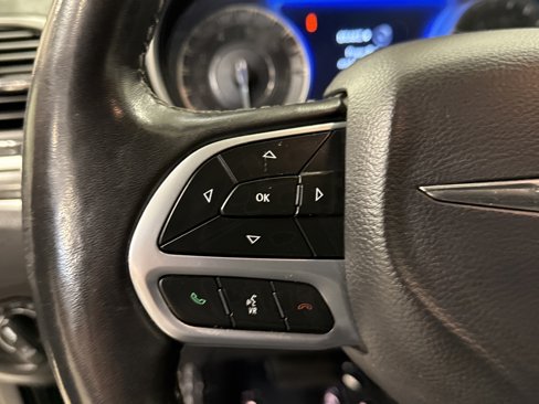 Used 2019 Chrysler 300 Limited image 10
