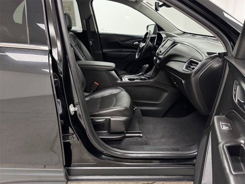 Used 2020 Chevrolet Equinox LT w/ Midnight Edition image 16
