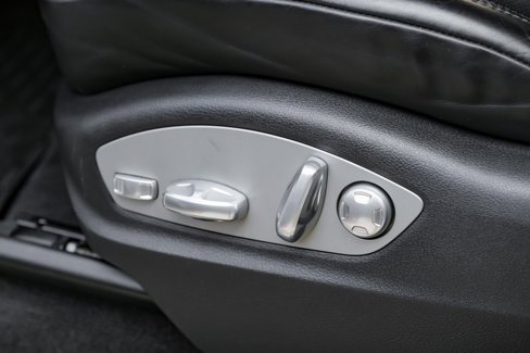 Used 2016 Porsche Cayenne S image 32