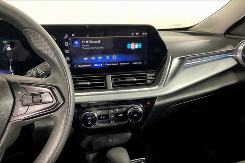 Used 2024 Chevrolet Trax LT image 9