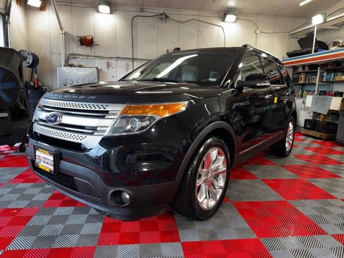 Used 2015 Ford Explorer XLT w/ Equipment Group 202A image 3