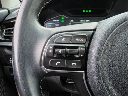 Used 2020 Kia Niro Touring image 23