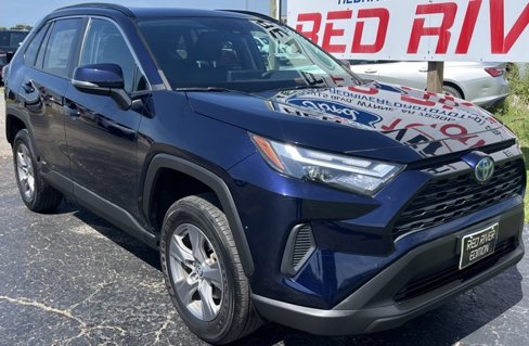 Used 2022 Toyota RAV4 XLE image 2