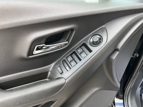 Used 2020 Chevrolet Trax LS image 10