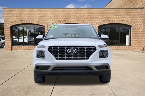 New 2025 Hyundai Venue SEL image 9