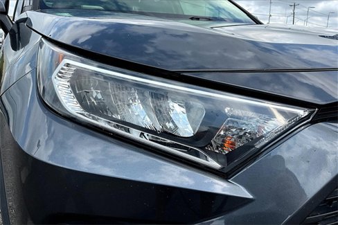 Used 2019 Toyota RAV4 XLE Premium image 32