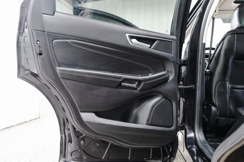 Used 2021 Ford Edge Titanium image 31