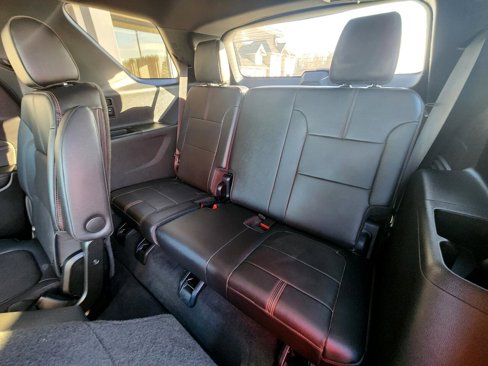 Used 2023 Chevrolet Traverse RS image 27