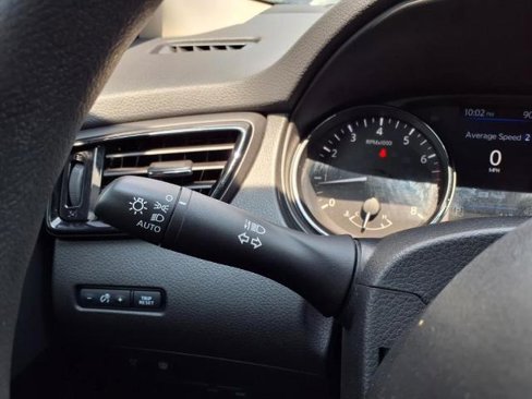 Certified 2022 Nissan Rogue Sport S image 17