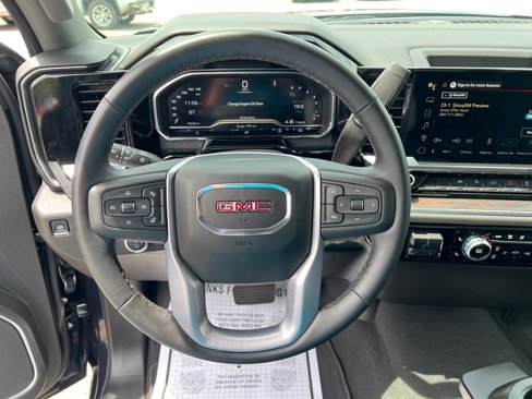 Certified 2025 GMC Sierra 1500 SLT image 15